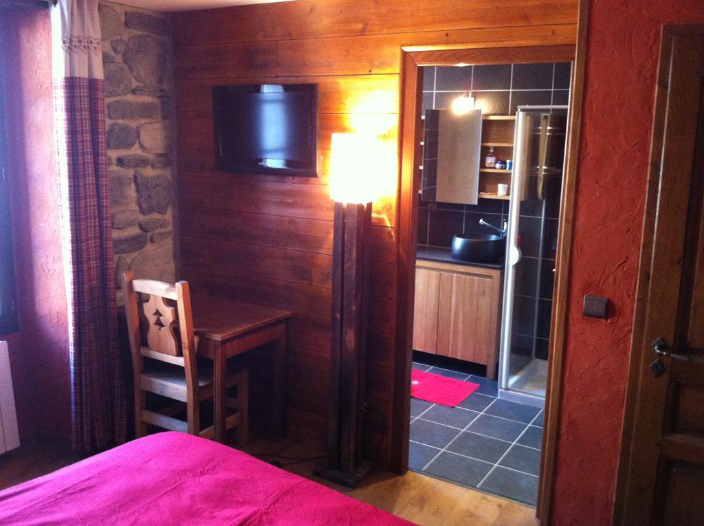 Au Chant Des Marmites Saint-Lary-Soulan Chambre photo